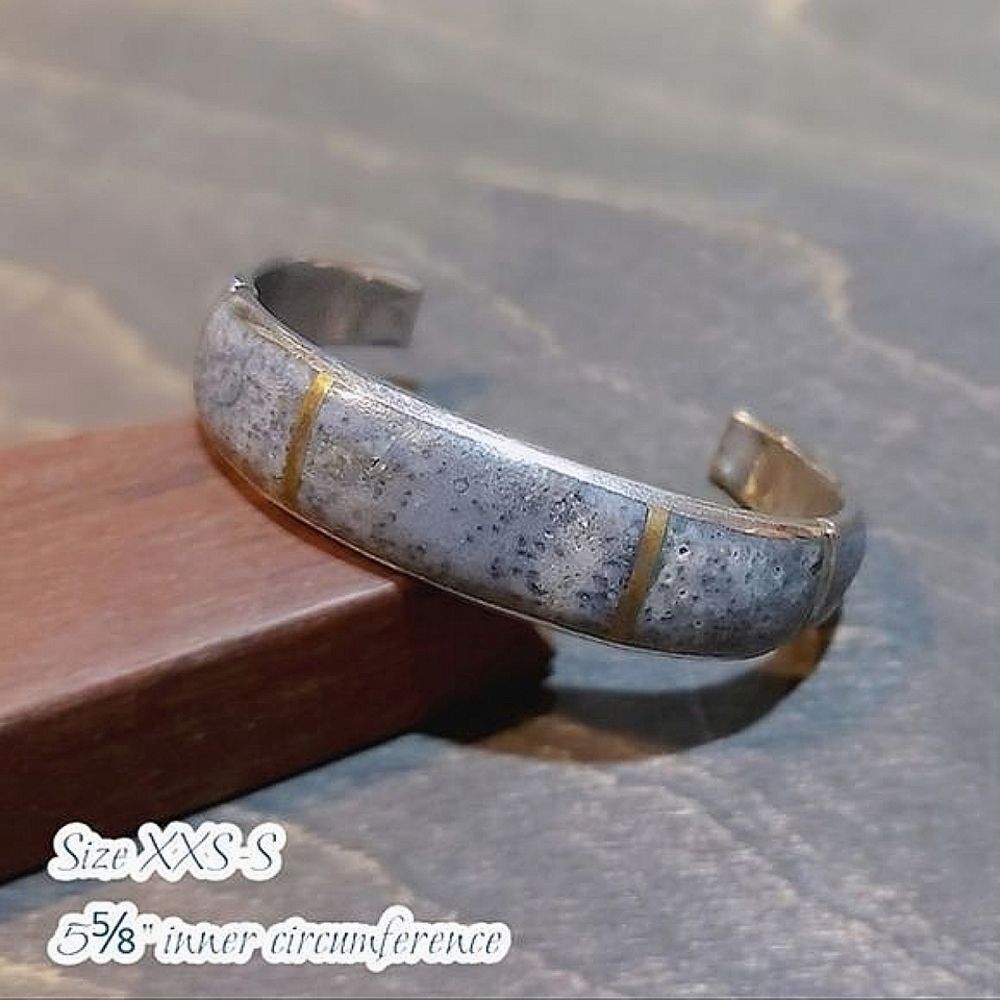 Vtg blue-grey faux stone inlay mixed metal cuff